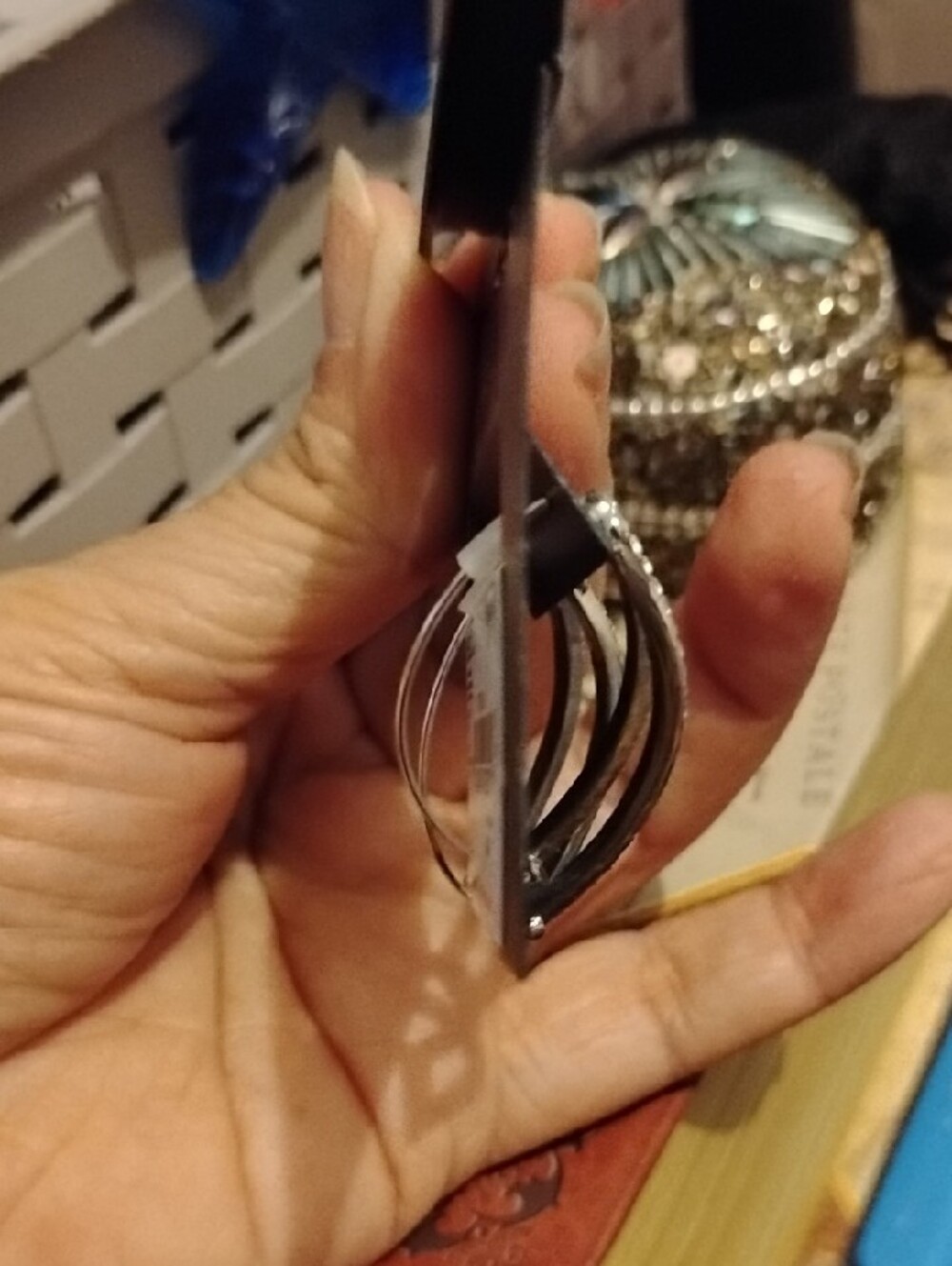 Simply Vera Vera Wang Silver Crystal Open Hoop Drop Earrings NWT - Picture 3 of 3